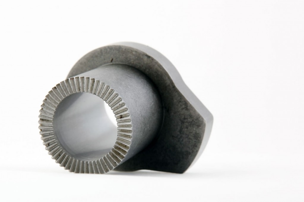 LEVA de acero F154 cementado y templado, realizada en centro de mecanizado y contorno por hilo.